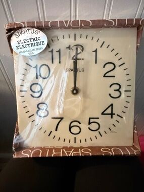 Spartus Vintage MCM Electric Wall Clock